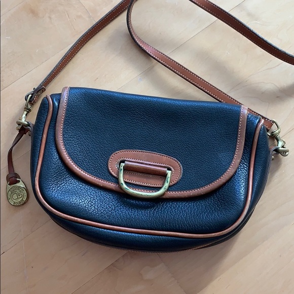 Dooney & Bourke Handbags - Dooney & Bourke Vintage Bag